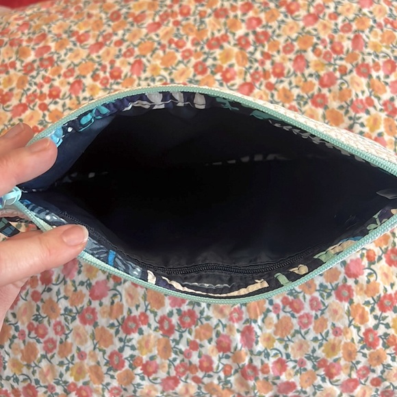 Vera Bradley Woven Straw Sea Turtle Wristlet - Picture 3 of 3